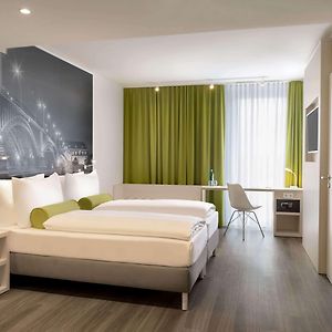 Super 8 by Wyndham Mainz Zollhafen